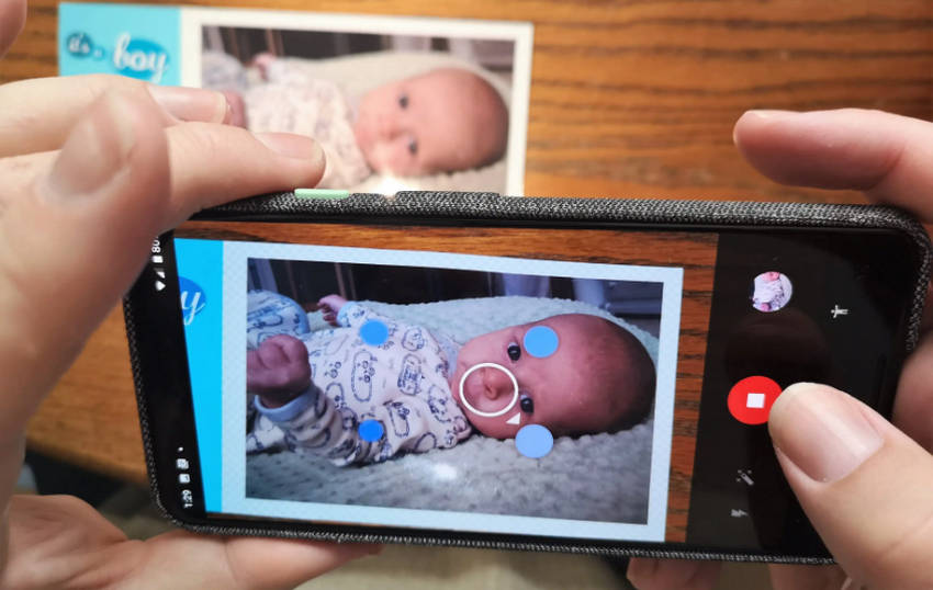 Digitize Old Photos Using PhotoScan App